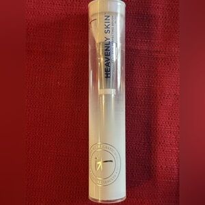 HEAVENLY SKIN™ CC+ SKIN-PERFECTING BRUSH #702